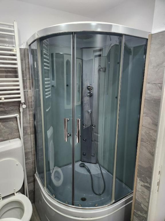 Koupelna v ubytování LuxInn