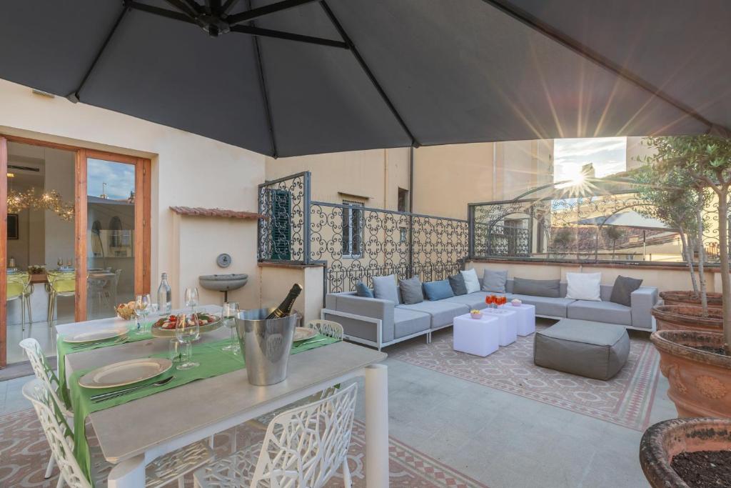Χώρος καθιστικού στο Luxury Apartment with big terrace in Florence