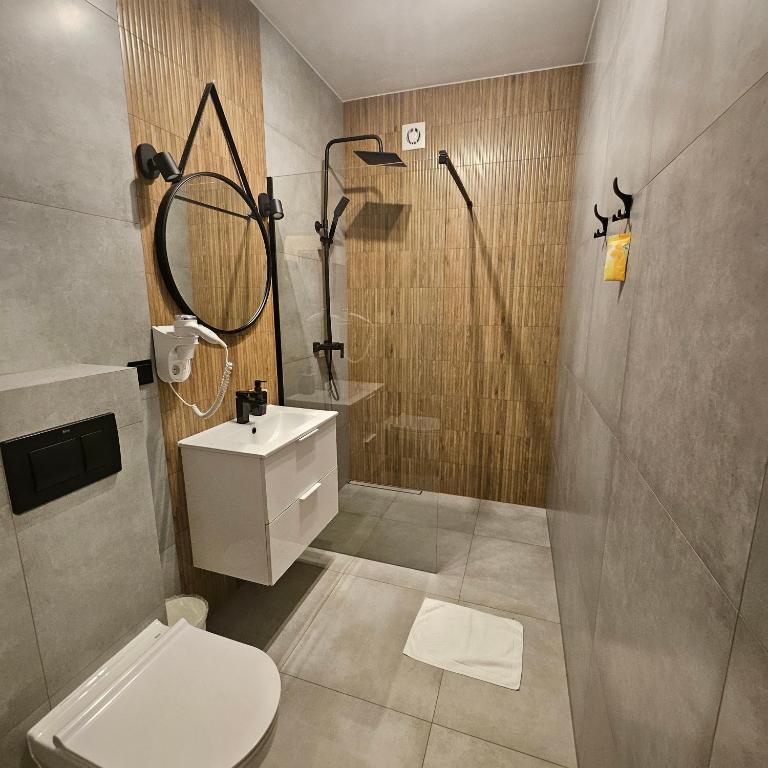 Koupelna v ubytování Willa Kłodzko-Zacisze - Sauna - Siłownia - Komnata Solna