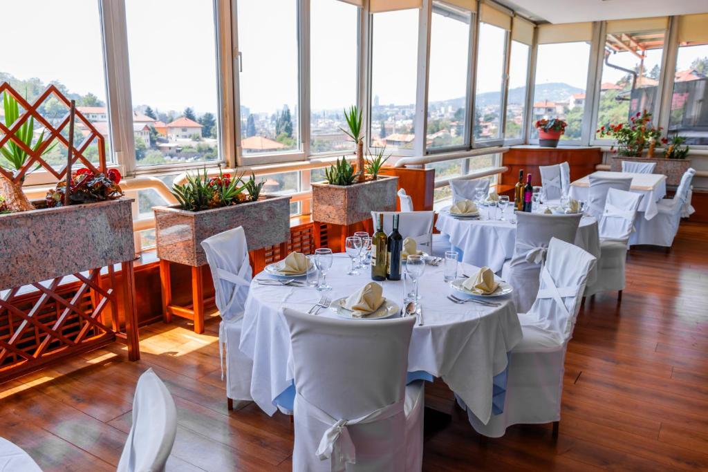 Restaurace v ubytování Hotel Saraj