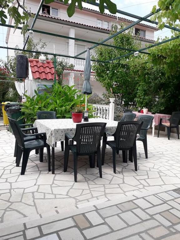 Apartment Meta ,excellent location close to Rab