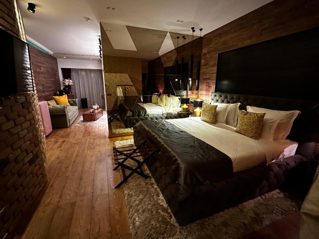 Adult Guide Cluj-Napoca