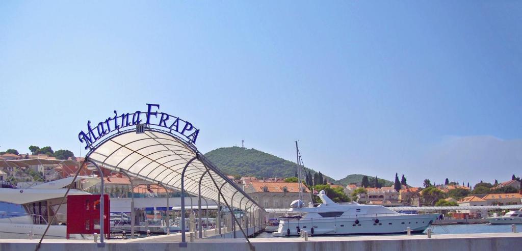 Dubrovnik, Marina Frapa