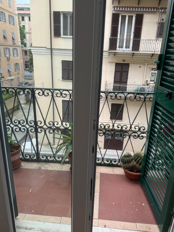 Balkón nebo terasa v ubytování Genoa Waterfront Room