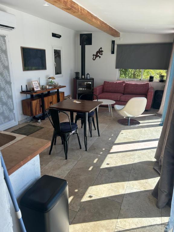 La Bastide Aixoise avec piscine et jacuzzi privé - Housity