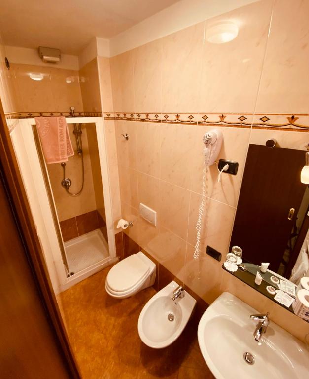 Koupelna v ubytování Hotel Romagna