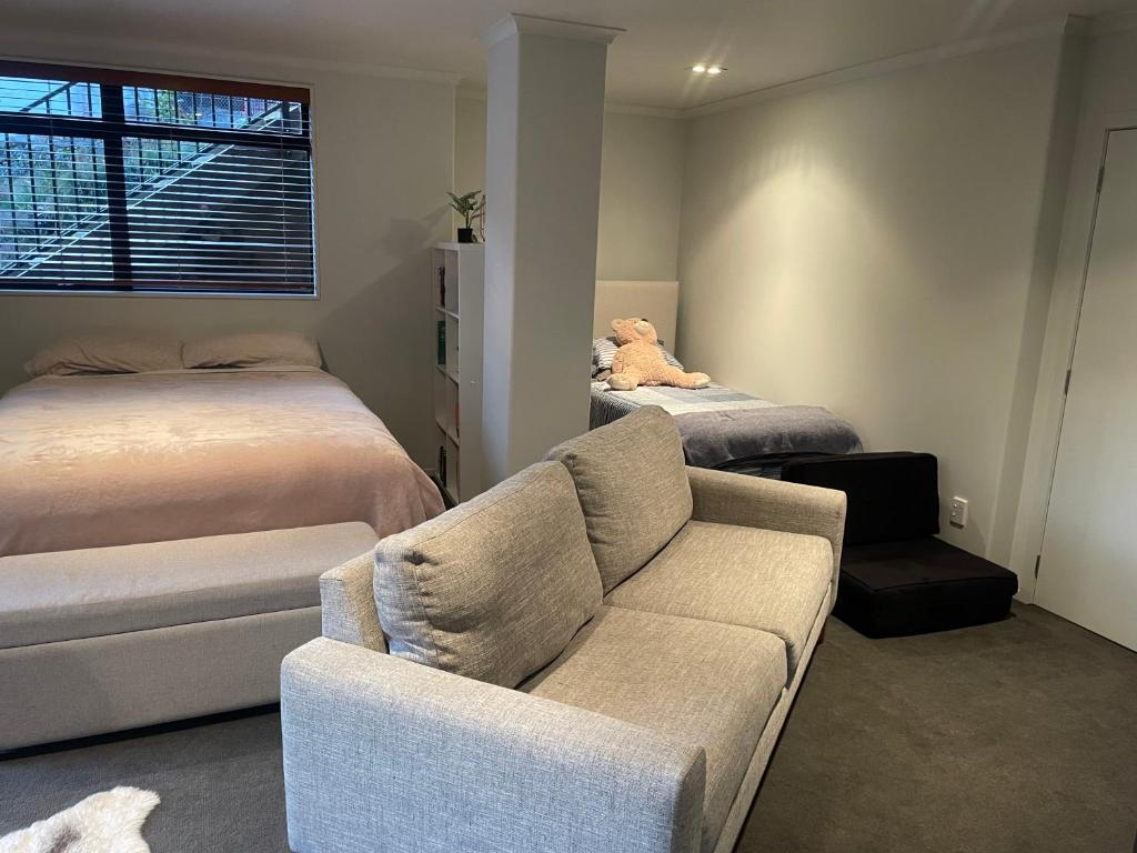 Gully Retreat - Resim 2