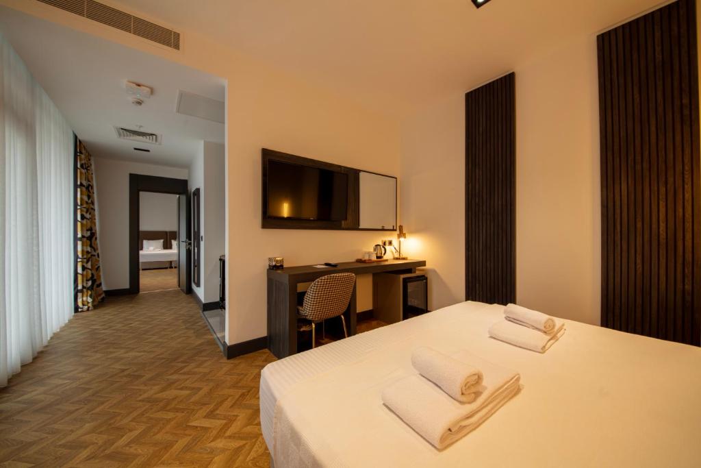 V Center Hotel - Doppelzimmer Mit Balkon (2 Erwachsene + 1 Kind)