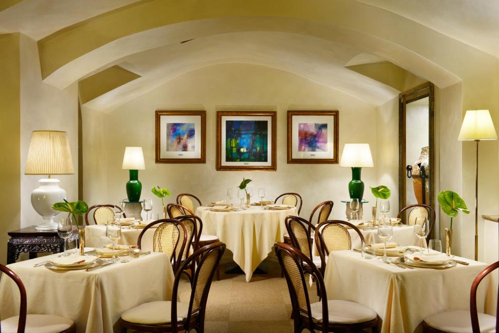 Restaurace v ubytování Hotel Pierre Milano