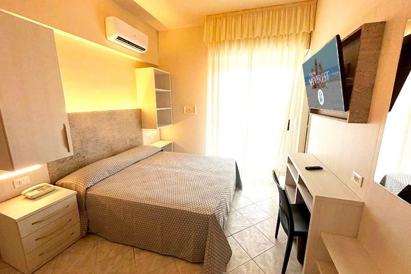 TV a/nebo společenská místnost v ubytování Hotel Everest