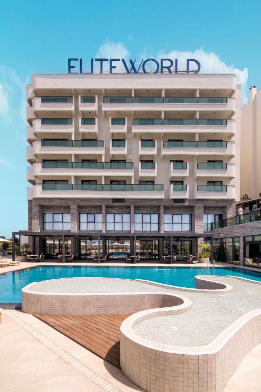 Bazén v ubytování Elite World Kuşadası nebo v jeho okolí