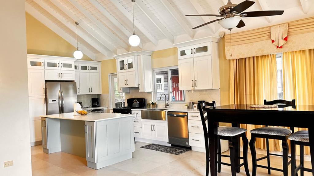 Jamnick Vacation Rentals - Richmond, St Ann, Jamaica - Superieure Villa