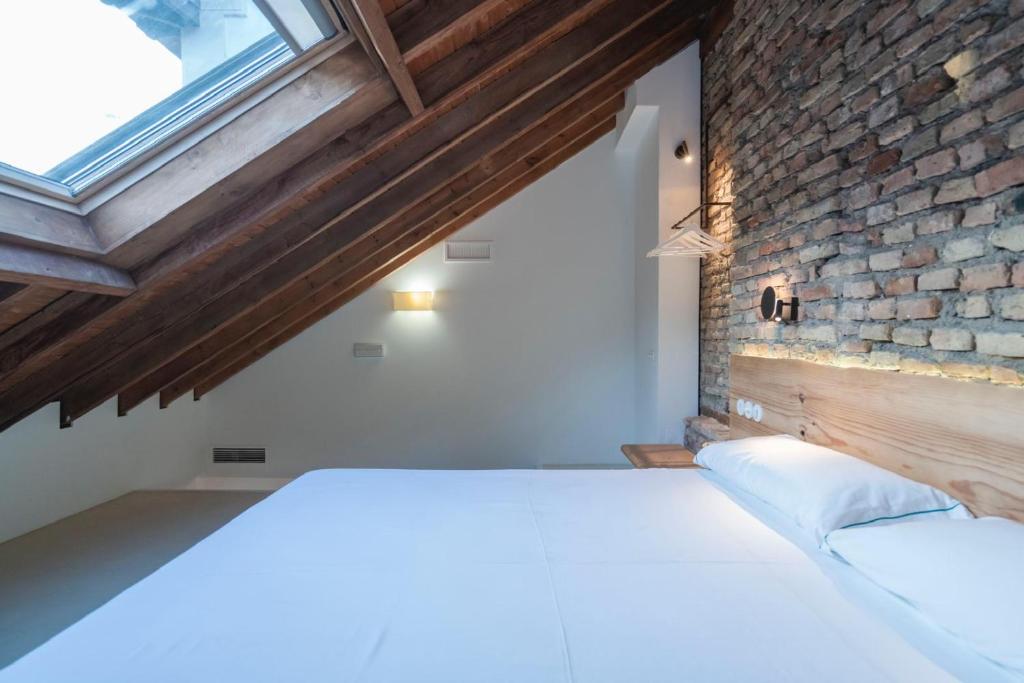 La Moderna Suites - Resim 41