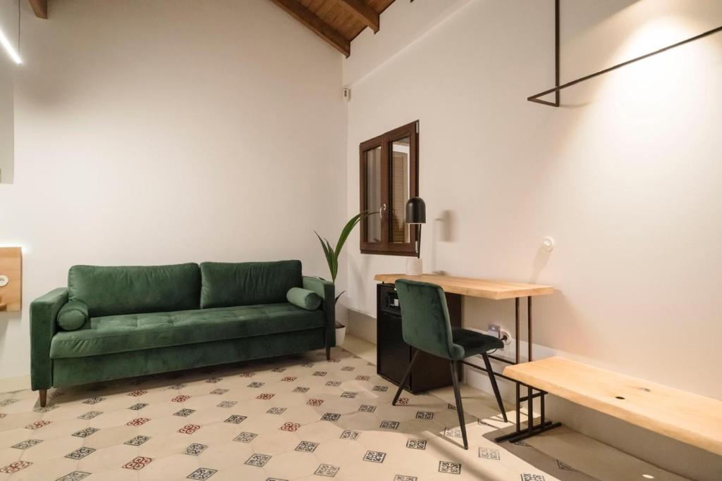 La Moderna Suites - Resim 32