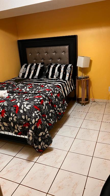 Postel nebo postele na pokoji v ubytování Cozy private room