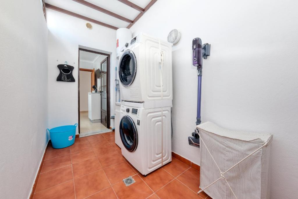 Fotografie z fotogalerie ubytování Casa Yare, shared pool, air-con, fast wifi v destinaci Costa Teguise