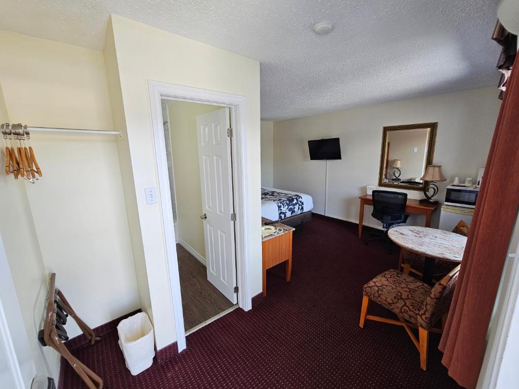 Kuchyň nebo kuchyňský kout v ubytování Huntsville Inn