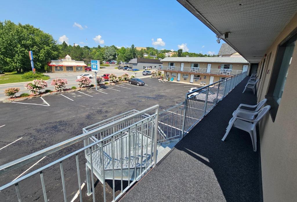 Balkón nebo terasa v ubytování Huntsville Inn