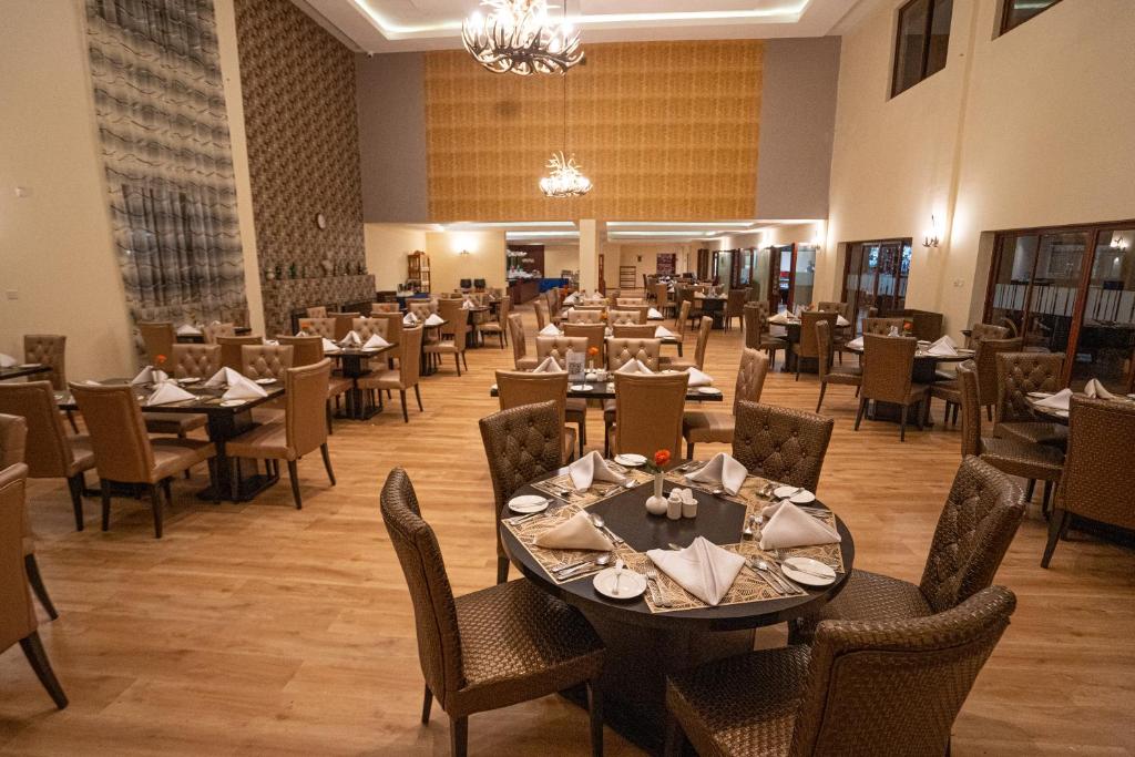 Restaurace v ubytování Panari Resort, BW Signature Collection