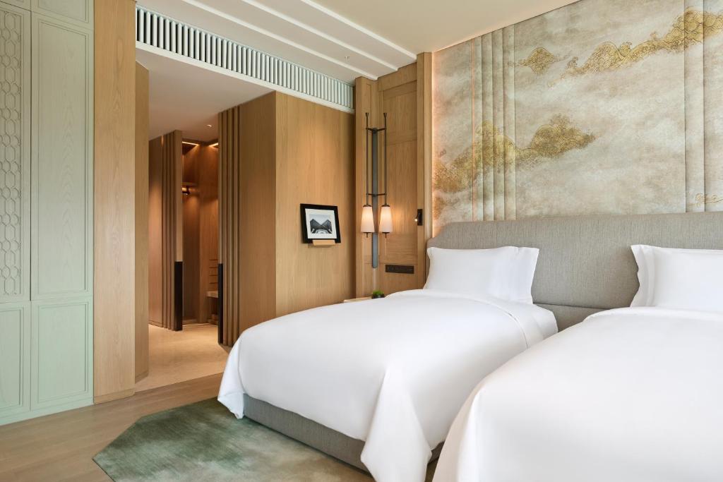 Dusit Thani Bangkok - 12