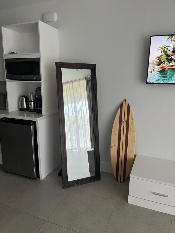 Kuchyň nebo kuchyňský kout v ubytování VIDA Cayman Luxury Boutique Eco Hotel