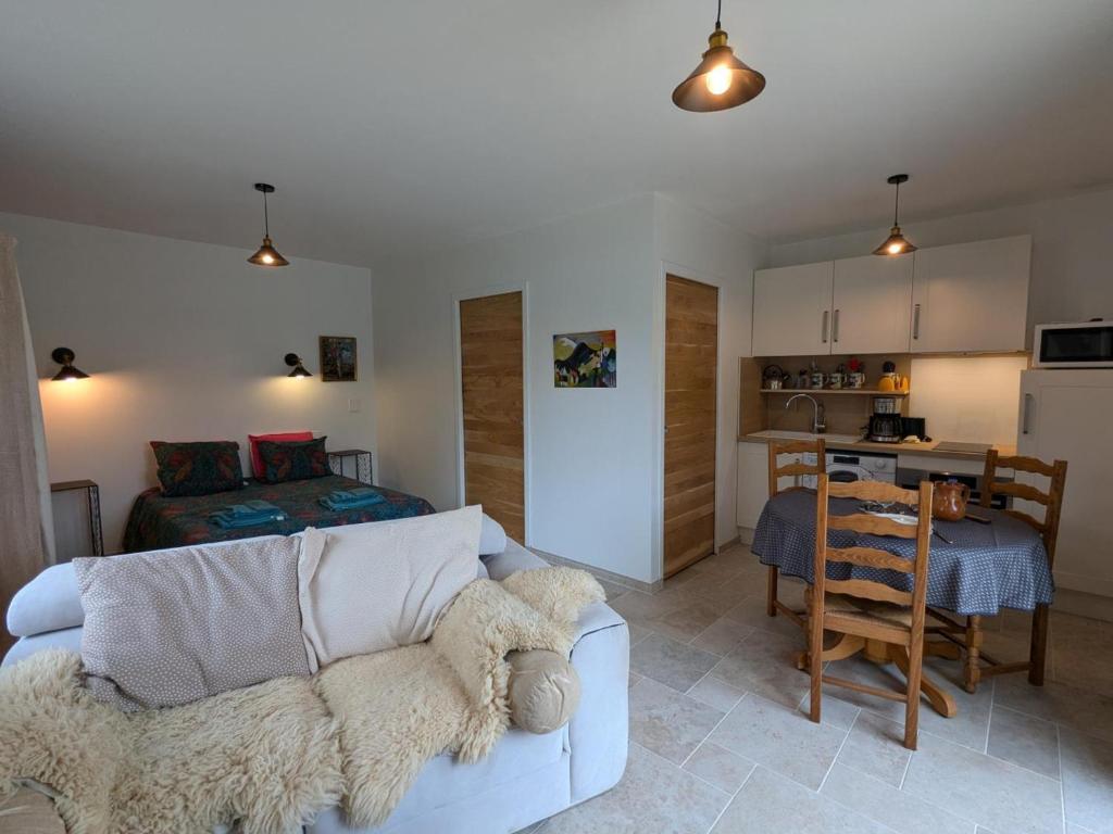 Studio moderne avec terrasse, parking et WIFI - FR-1-653-262 - Housity