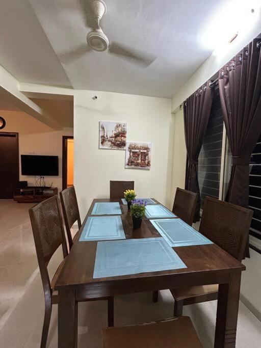 Posezení v ubytování Serene 43, Karjat 3 BHK Villa, Wifi, Plunge Pool
