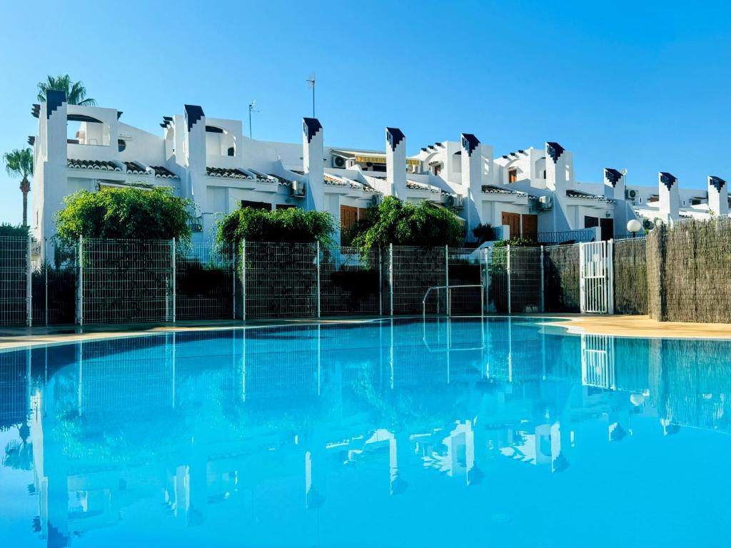 Kolam renang di atau dekat dengan Contemporary House in Cabo Roig