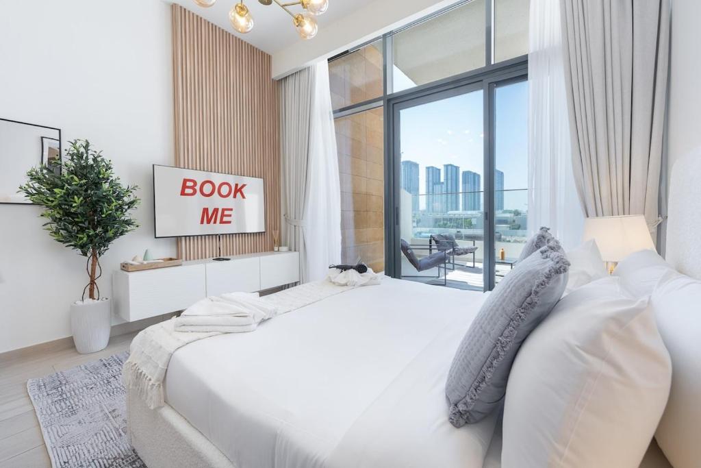ドバイにあるSerene Studio Perfect for 2 at Azizi Riviera in Meydan Oneのギャラリーの写真