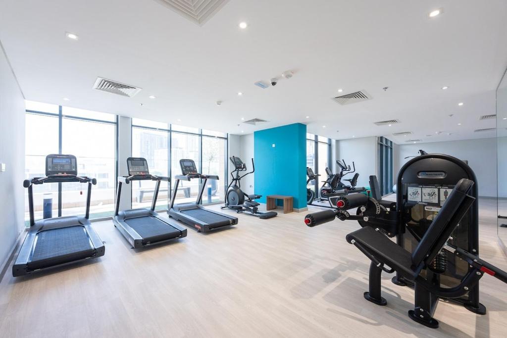 ドバイにあるSerene Studio Perfect for 2 at Azizi Riviera in Meydan Oneのギャラリーの写真