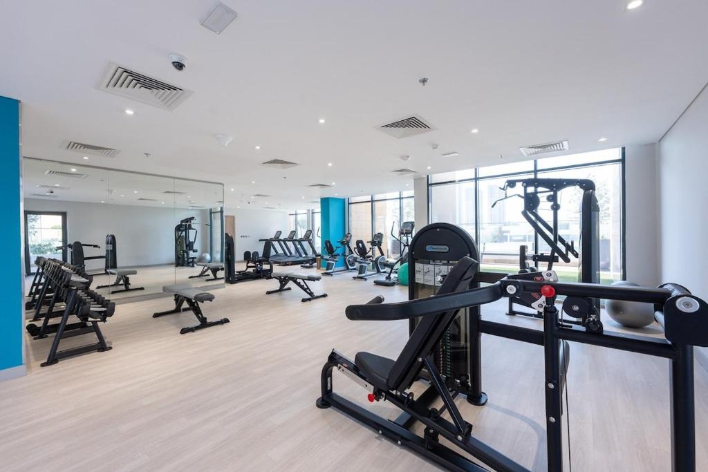 ドバイにあるSerene Studio Perfect for 2 at Azizi Riviera in Meydan Oneのギャラリーの写真