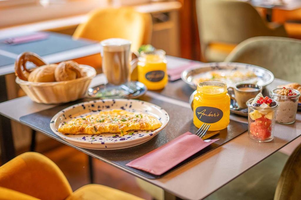 Bernstein Hotel Villa Kastania - Resim 29