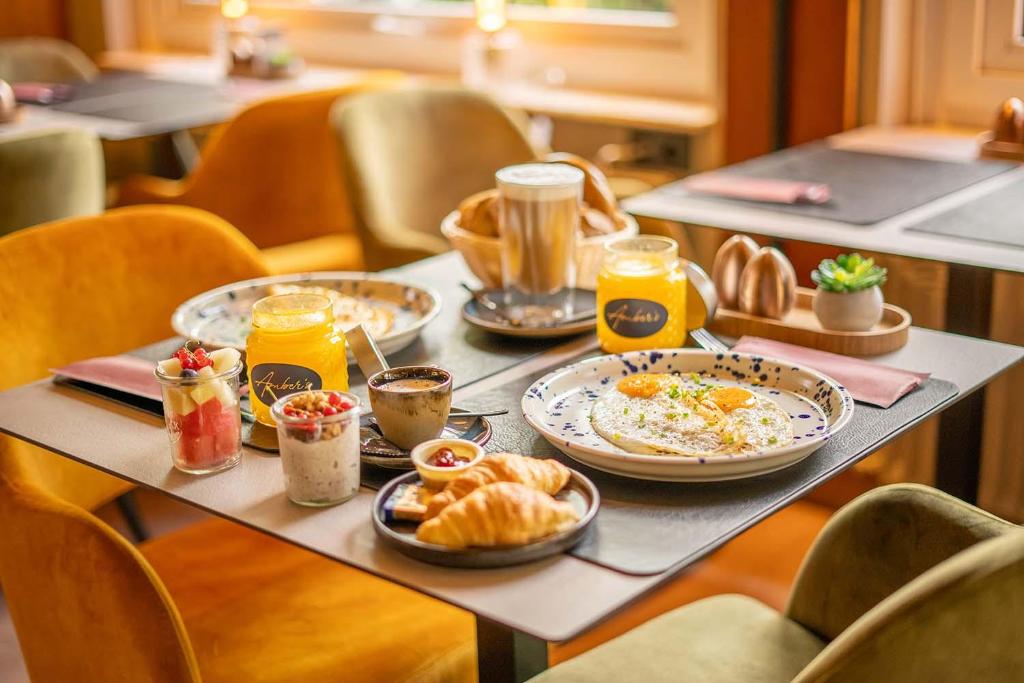 Bernstein Hotel Villa Kastania - Resim 35