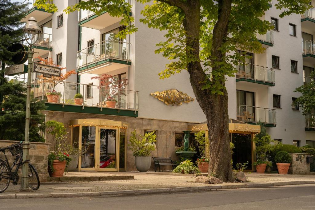 Bernstein Hotel Villa Kastania - Resim 36