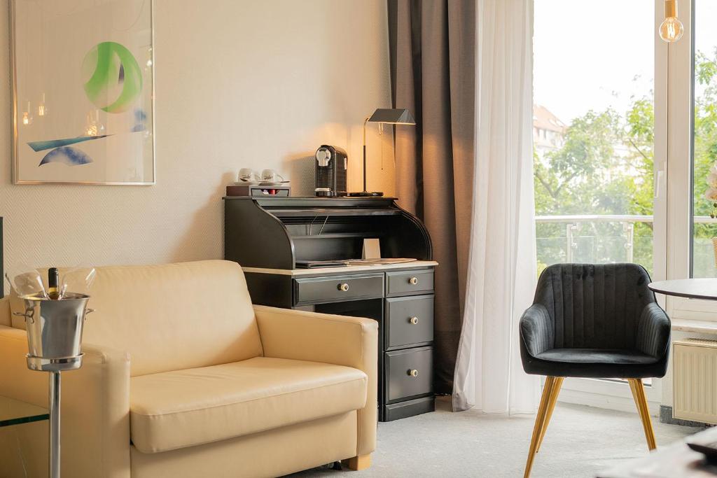 Bernstein Hotel Villa Kastania - Resim 40