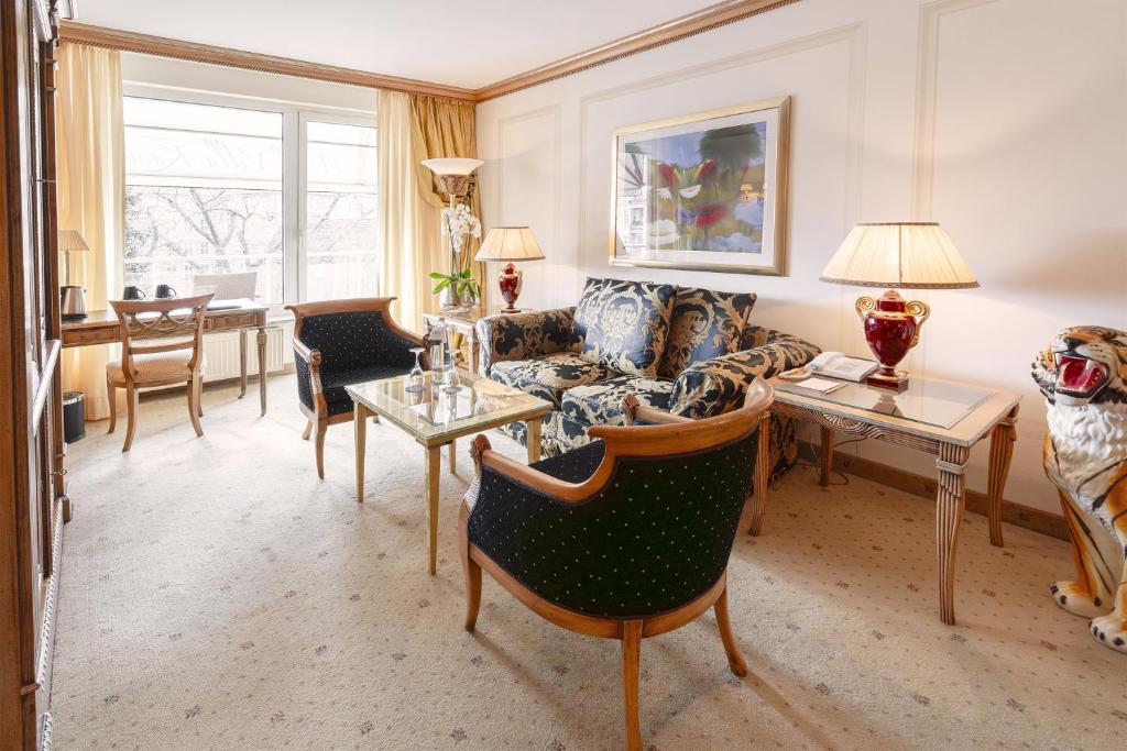 Bernstein Hotel Villa Kastania - Resim 44