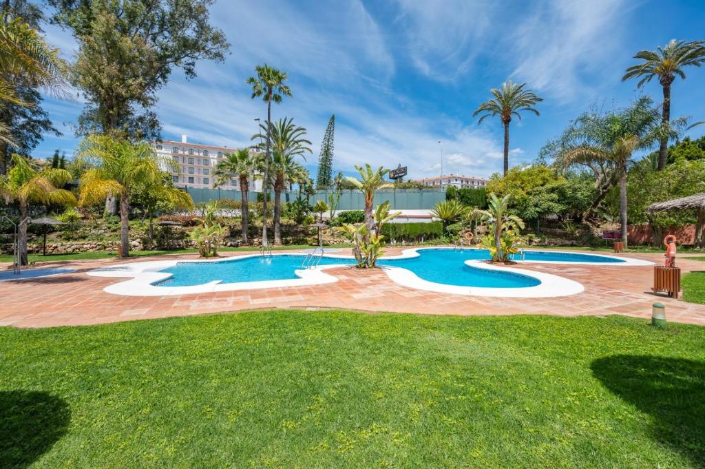 Bazén v ubytování Modern Apartment - 2 Bedrooms, Beachside - Puerto Banús nebo v jeho okolí