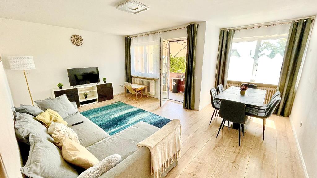 Posezení v ubytování Apartment near Salzburg 3 Zi Bergblick 92m2