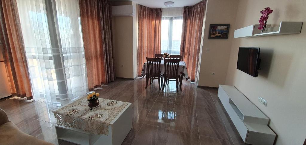 TV a/nebo společenská místnost v ubytování Luxury Apartments Ekaterina