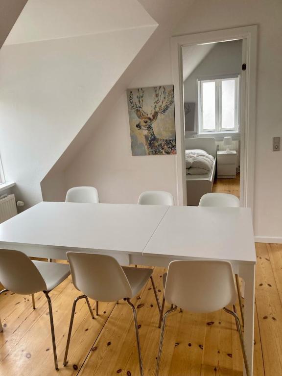 Χώρος καθιστικού στο 3 Bedroom Apartment In Frederikshavn City With Free Parking