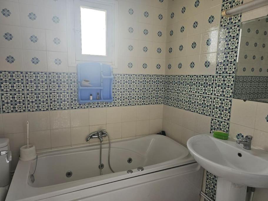 Koupelna v ubytování Maisonnette style Andalous MONSAFA