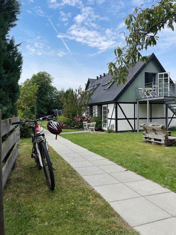 Zahrada ubytování Kirsebærkroen - The Inn Between
