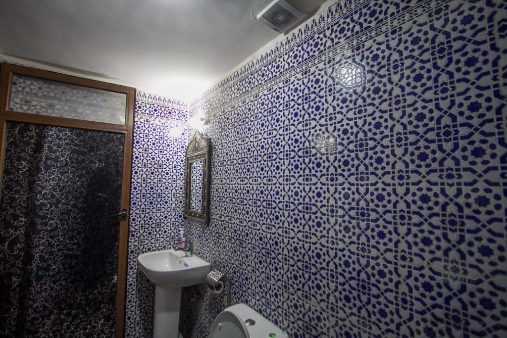 Koupelna v ubytování Dar Miouda Fes