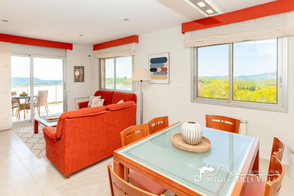 Posezení v ubytování Amazing views Villa Alizee with private pool sea views and Air Conditioning
