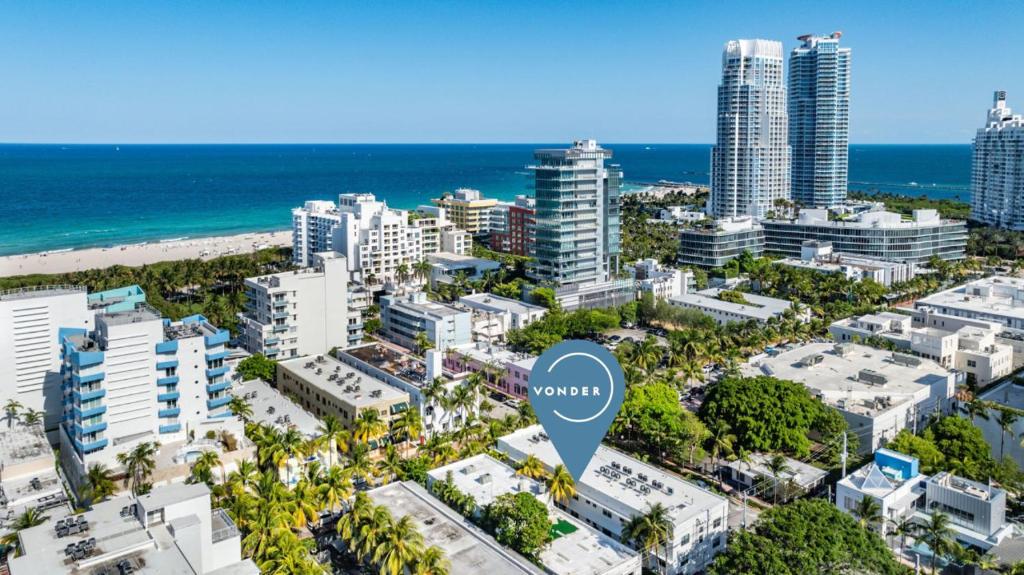 Nespecifikovaný výhled na destinaci Miami Beach nebo výhled na město při pohledu z hotelu
