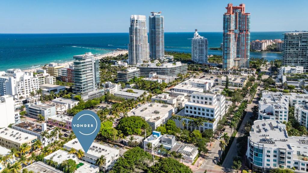 Nespecifikovaný výhled na destinaci Miami Beach nebo výhled na město při pohledu z hotelu
