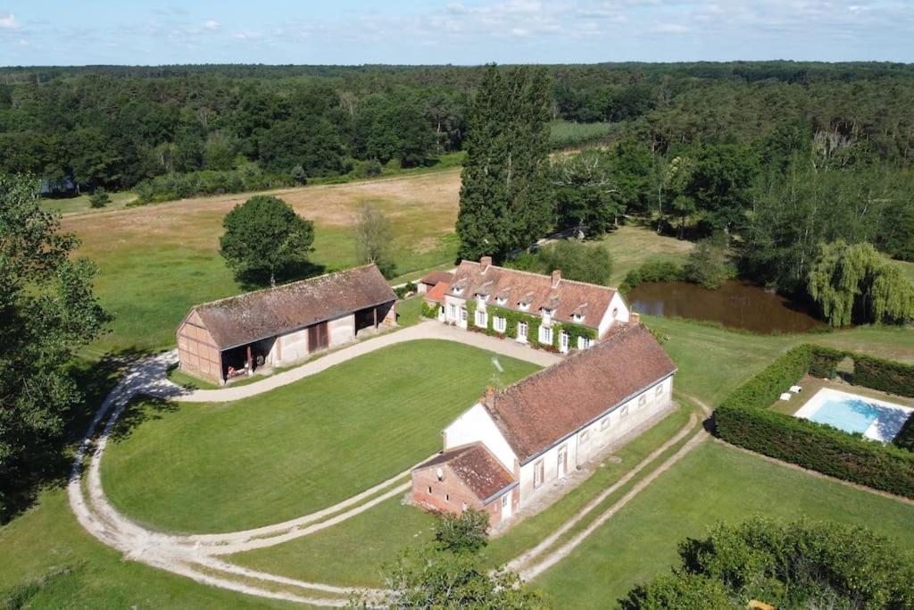 Naturlandskabet i nærheden af villaen