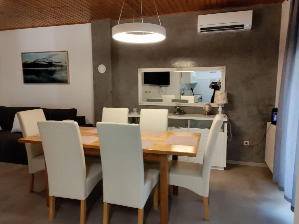 Kuchyň nebo kuchyňský kout v ubytování Apartman Bulić