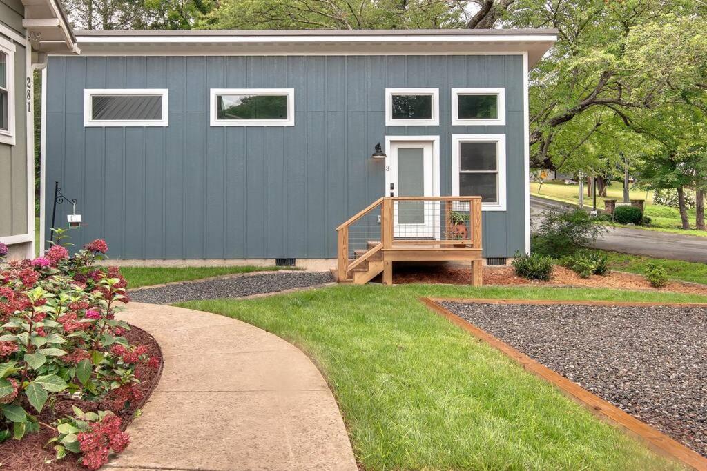 Zahrada ubytování Brand New Modern Asheville Escape