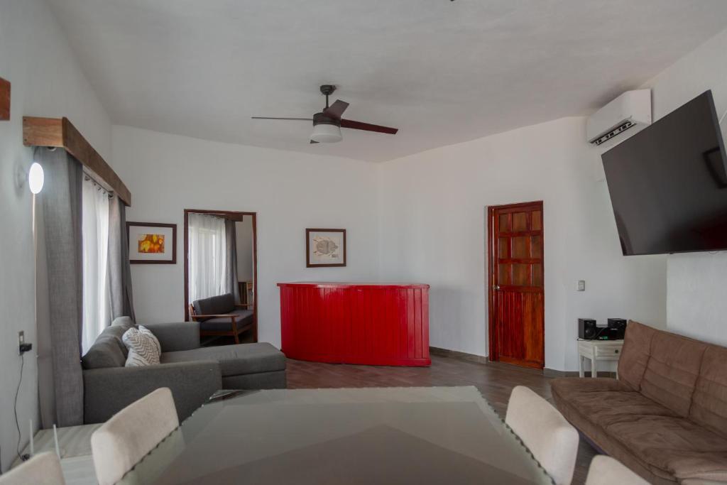 TV a/nebo společenská místnost v ubytování Hotel Amaca Puerto Vallarta - Adults Only